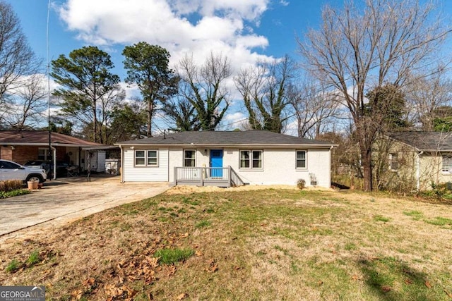 3224 Canary Ct, Decatur, GA 30032 - ranch-style house featuring driveway and a front yard