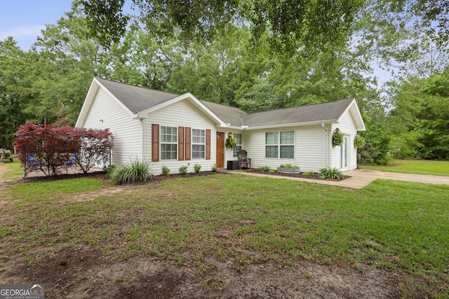 142 Dawn Cir, Brunswick, GA 31523 - ranch-style home featuring a front lawn