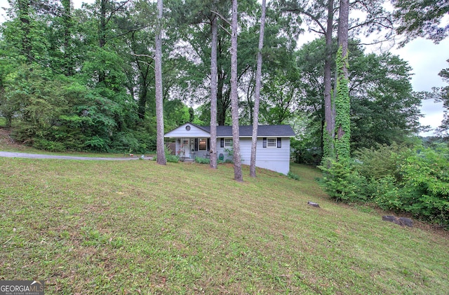 7 Valley View Dr, Cartersville, GA 30120 - ranch-style home featuring a front lawn and a porch