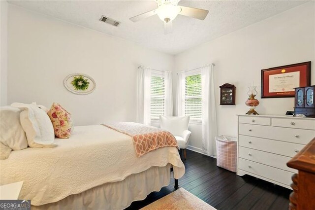 827 Pinehurst Dr, Woodstock, GA 30188