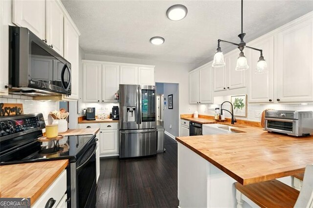 827 Pinehurst Dr, Woodstock, GA 30188
