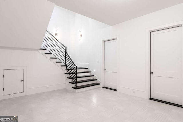 5211 Powers Ferry Rd, Sandy Springs, GA 30327 - foyer with stairs