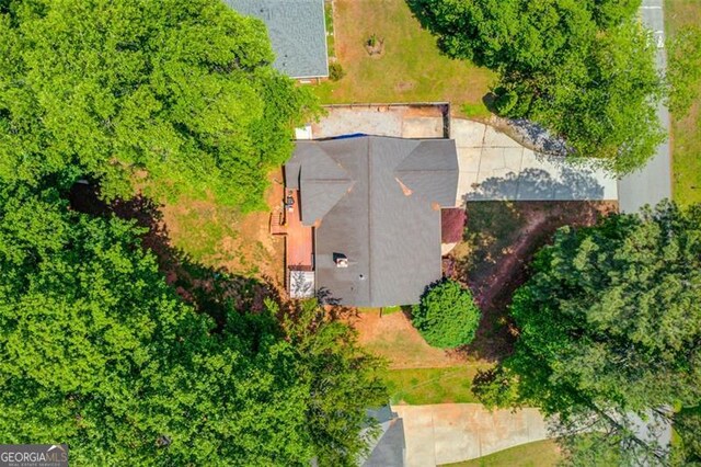 aerial view of property and surrounding area