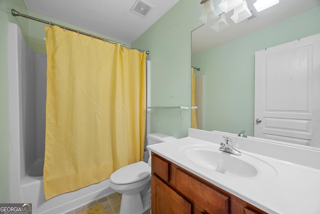 2656 Avanti Way, Decatur, GA 30035 - bathroom with toilet, vanity, and shower / tub combo with curtain