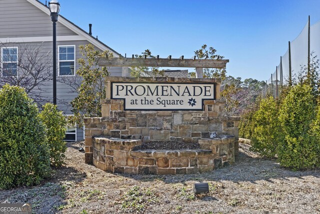 view of community / neighborhood sign