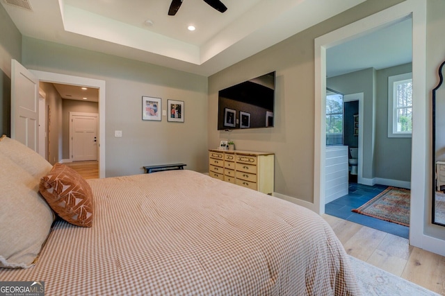 bedroom featuring light wood-style floors, baseboards, recessed lighting, and a ceiling fan