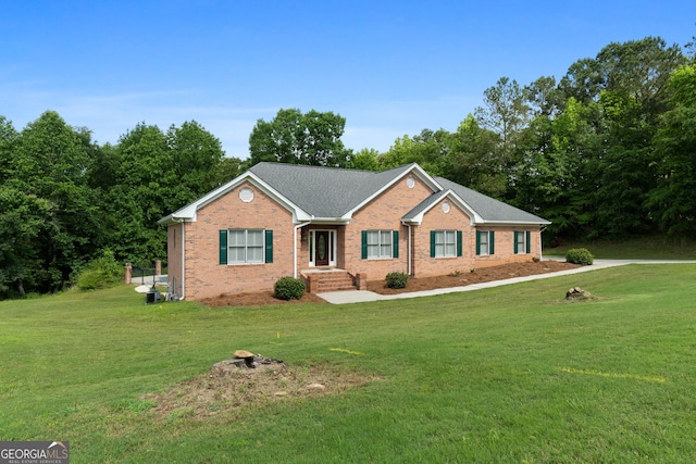 604 Clearwater Ct, Mcdonough, GA 30252 - single story home with a front yard and brick siding