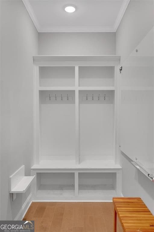 541 Glen Abbey Cir, Mableton, GA 30126 - mudroom featuring crown molding