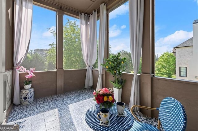 view of sunroom / solarium