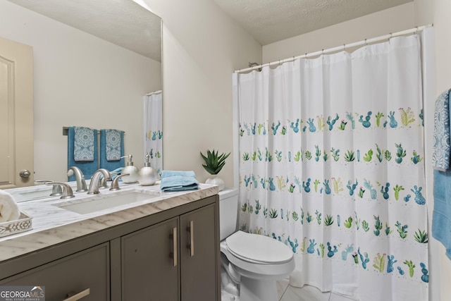867 Crested Hawk Trl, Sugar Hill, GA 30518 - full bathroom with vanity, curtained shower, and a textured ceiling