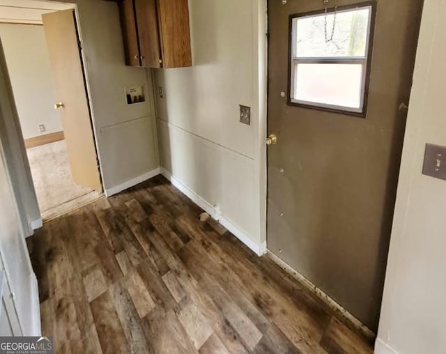 916 Friendly Mission Ln, Cornelia, GA 30531 - laundry room featuring washer hookup, dark wood-style floors, baseboards, and cabinet space