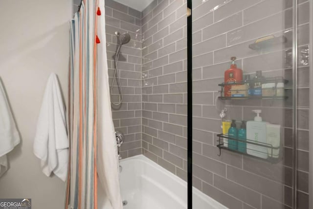 283 Norton Cir SE, Smyrna, GA 30082 - full bath with shower / bath combo with shower curtain