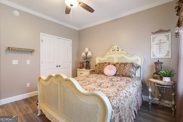 156 Hannah Dr, Jesup, GA 31546 - bedroom with wood finished floors, a closet, crown molding, and ceiling fan