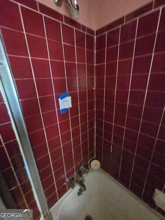 25 Candler Rd SE, Atlanta, GA 30317 - full bathroom featuring a shower and a bath
