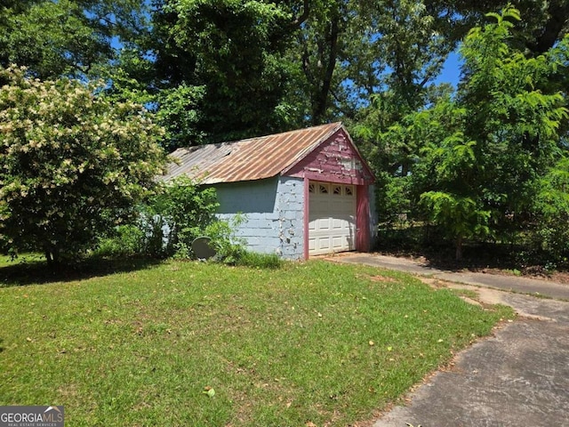 25 Candler Rd SE, Atlanta, GA 30317 - detached garage featuring driveway