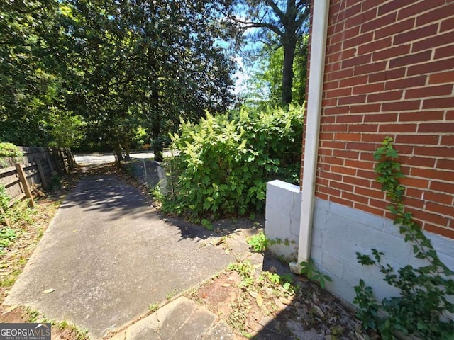 25 Candler Rd SE, Atlanta, GA 30317 - view of yard featuring fence