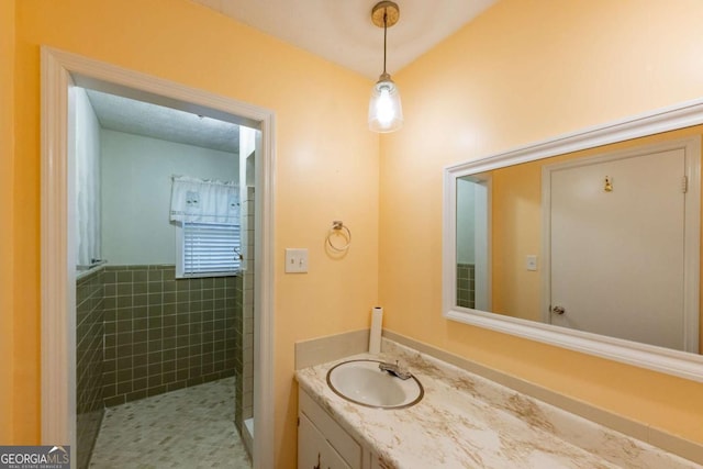 675 Mountain View Dr, Thomaston, GA 30286 - full bath with vanity and tiled shower