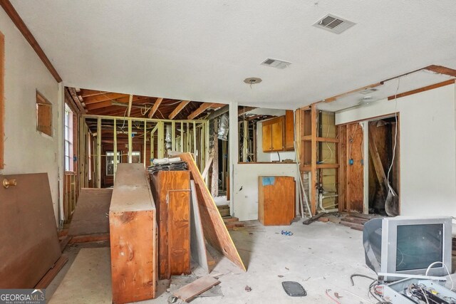 305 S 12th St, Cordele, GA 31015 - view of below grade area