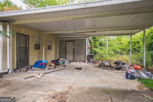 305 S 12th St, Cordele, GA 31015 - view of patio featuring a carport