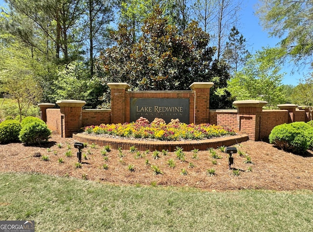 150 Bay Dr, Newnan, GA 30263 - community / neighborhood sign with a lawn