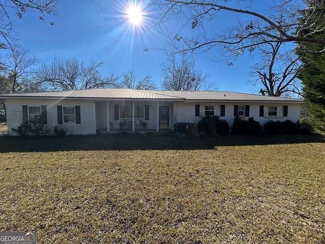 194 Lower Brookfield Rd, Tifton, GA 31794 - single story home featuring a front yard, metal roof, and covered porch