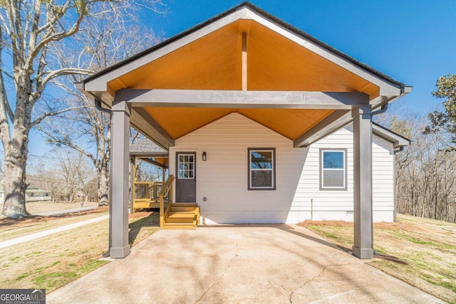 2741 Pierce Rd, Gainesville, GA 30507 - view of front facade with a front yard