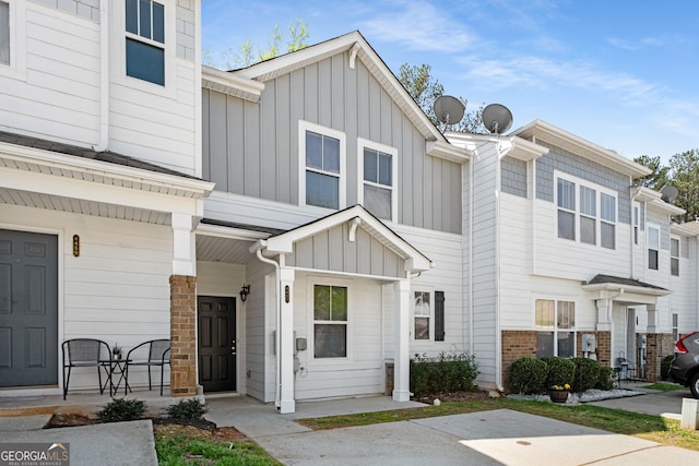 4457 Watson Ridge Dr, Stone Mountain, GA 30083 - multi unit property with board and batten siding and a porch