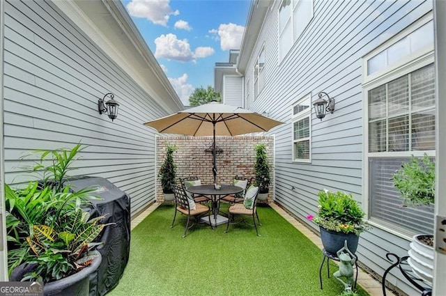 7435 Jamestown Dr, Alpharetta, GA 30005 - view of green lawn with outdoor dining space