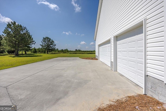 236 Woodland Trail Rd, Cochran, GA 31014 - garage featuring driveway