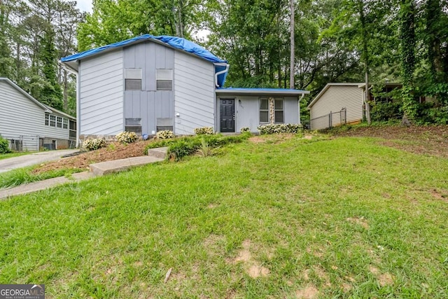 2347 Fairway Cir SW, Atlanta, GA 30331 - view of front of house with a front lawn