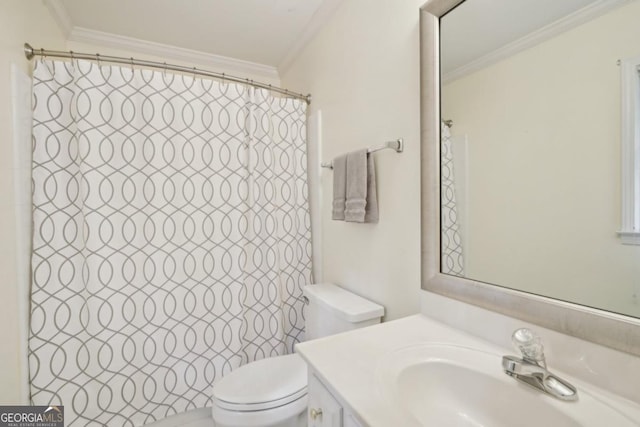 10660 Dunoon Dr, Alpharetta, GA 30022 - full bath featuring crown molding, toilet, a shower with shower curtain, and vanity