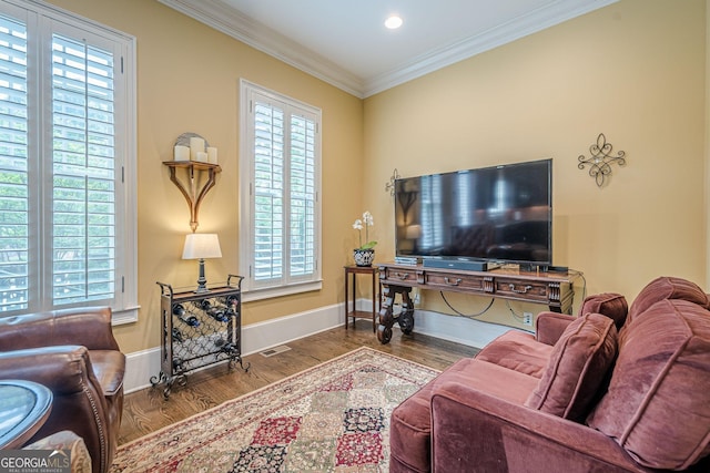 2295 Falmouth Ct SE Unit 23, Smyrna, GA 30080 - living room featuring crown molding and wood finished floors