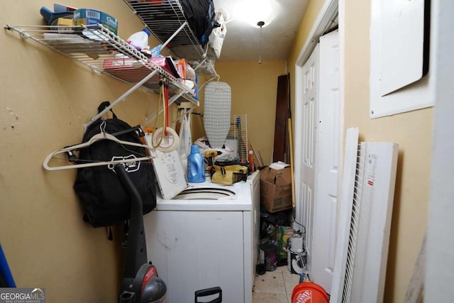 377 Black Oak Ct, Lawrenceville, GA 30046 - clothes washing area with washer / dryer