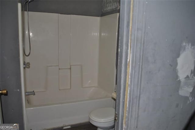 701 Fletcher St, Cedartown, GA 30125 - full bath featuring toilet and bathing tub / shower combination