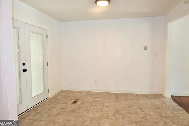 579 Kenridge Cir, Stone Mountain, GA 30083 - unfurnished room featuring baseboards