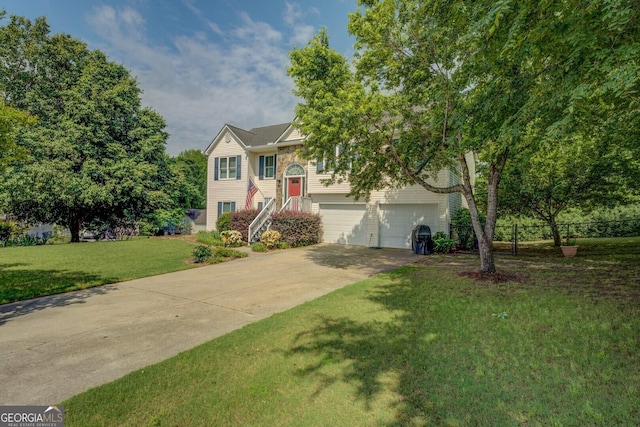 3870 Michaels Creek Ct, Loganville, GA 30052 - bi-level home featuring driveway and a garage