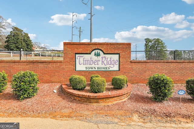 103 Timber Ridge Dr, Cartersville, GA 30121 - community sign with fence