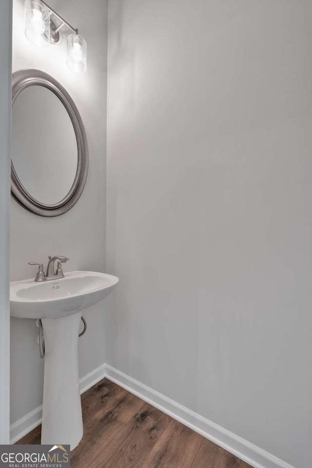 16 Grove Pointe Way SE, Cartersville, GA 30120 - bathroom featuring wood finished floors and baseboards