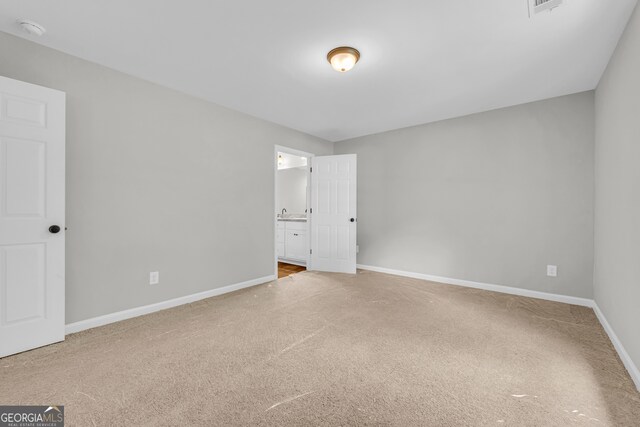 350 Maple St, Hartwell, GA 30643 - carpeted spare room featuring baseboards and a smoke detector