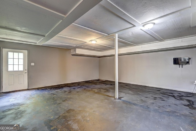 124 Laurel Dr, Barnesville, GA 30204 - basement with baseboards