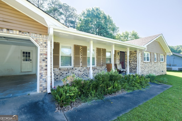 2628 Hickory Trl, Snellville, GA 30078 - single story home featuring a porch, brick siding, and a front yard