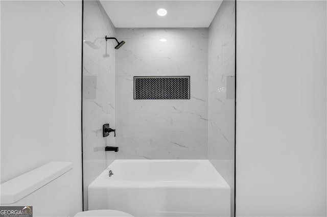 5200 Beechwood Forest Ct, Lithonia, GA 30038 - full bathroom featuring toilet and shower / bathtub combination
