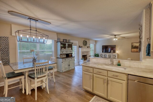 725 Cambridge Farms Dr, Hoschton, GA 30548