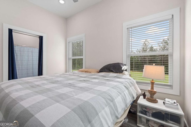 bedroom featuring ceiling fan