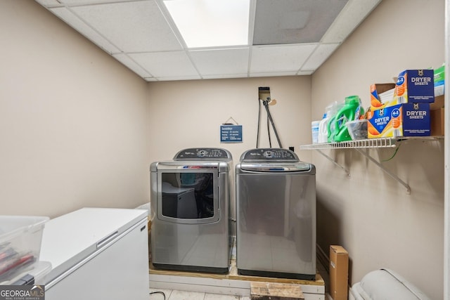 230 Vienna Way, Douglasville, GA 30134 - laundry room featuring independent washer and dryer