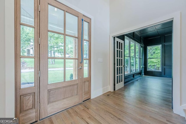 2555 Chattahoochee Ln, Cumming, GA 30041 - entryway featuring wood finished floors and baseboards