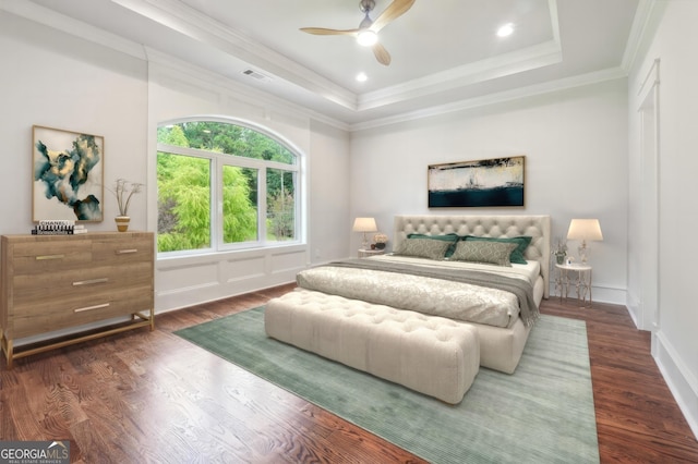 10765 Shallowford Rd, Roswell, GA 30075 - bedroom featuring a tray ceiling, wood finished floors, ornamental molding, a ceiling fan, and recessed lighting