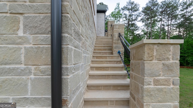 10765 Shallowford Rd, Roswell, GA 30075 - view of stairs