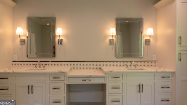 10765 Shallowford Rd, Roswell, GA 30075 - bathroom featuring double vanity