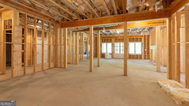 10765 Shallowford Rd, Roswell, GA 30075 - view of below grade area